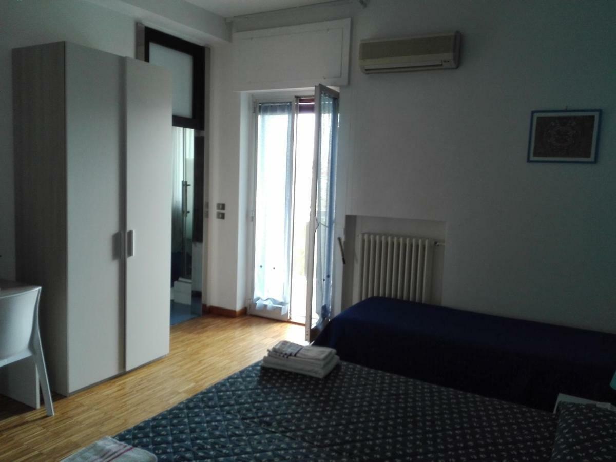 B&B Dos Almas Bari Esterno foto
